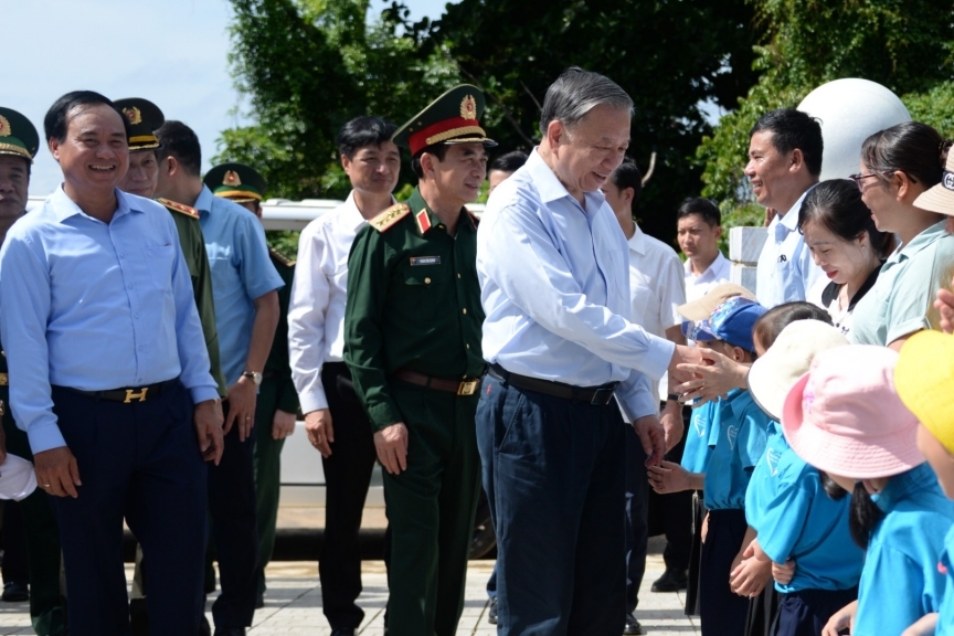 Tổng Bí thư, Chủ tịch nước Tô Lâm thăm đảo Cồn Cỏ