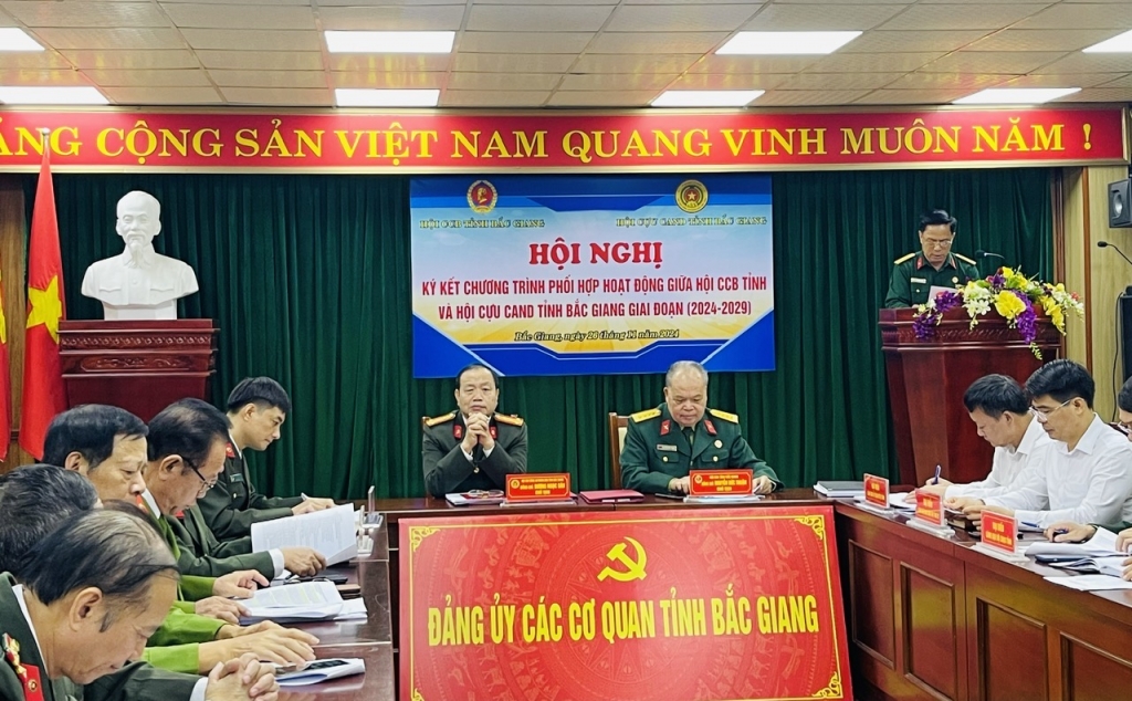 Hội Cựu Chiến binh và Hội Cựu CAND tỉnh Bắc Giang ký kết chương trình phối hợp hoạt động