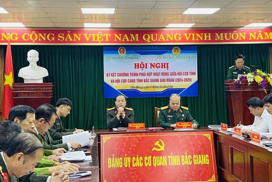 Hội Cựu Chiến binh và Hội Cựu CAND tỉnh Bắc Giang ký kết chương trình phối hợp hoạt động