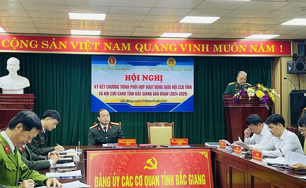 Hội Cựu Chiến binh và Hội Cựu CAND tỉnh Bắc Giang ký kết chương trình phối hợp hoạt động