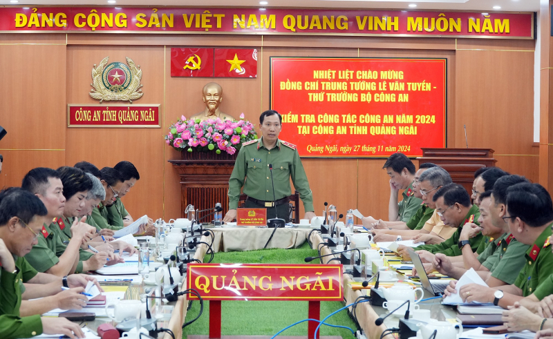 Thứ trưởng Lê Văn Tuyến làm việc với Công an tỉnh Quảng Ngãi -0