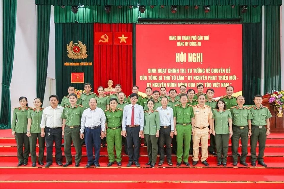 Hội Cựu CAND TP Cần Thơ tham gia sinh hoạt chuyên đề chính trị, tư tưởng