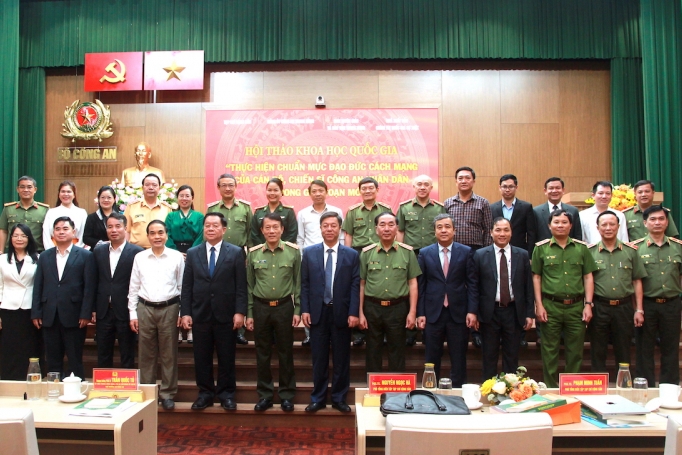 Giữ chuẩn mực đạo đức cách mạng sẽ được nhân dân tin yêu, cấp ủy và chính quyền tin cậy