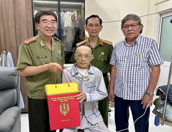 TP.HCM: Hội Cựu CAND Quận 5 tri ân những người làm nên Đại thắng Mùa Xuân 1975