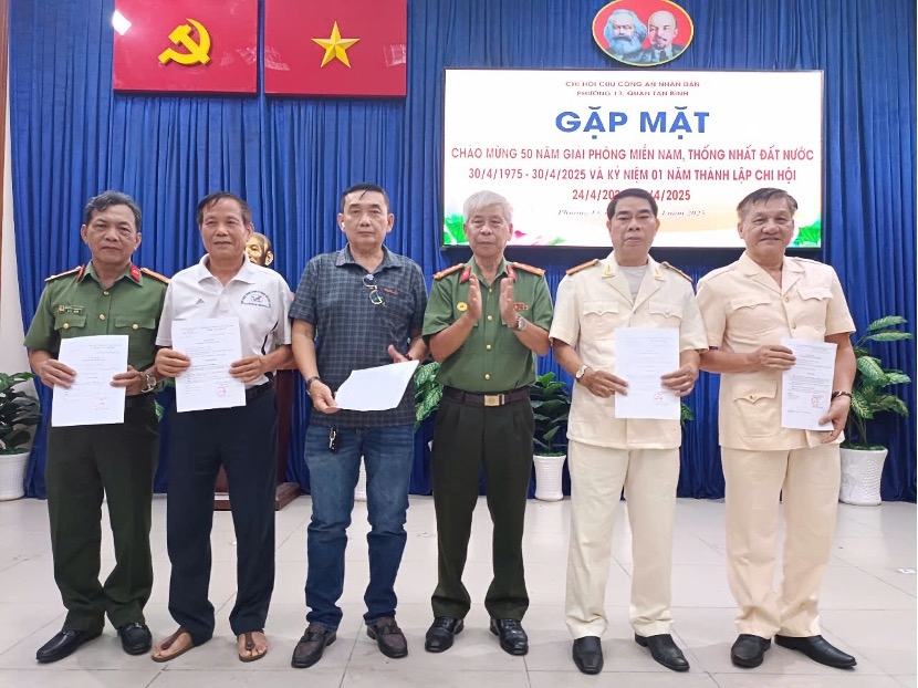 TP.HCM: Chi hội Cựu CAND phường 13, quận Tân Bình họp mặt kỷ niệm Ngày giải phóng Miền Nam