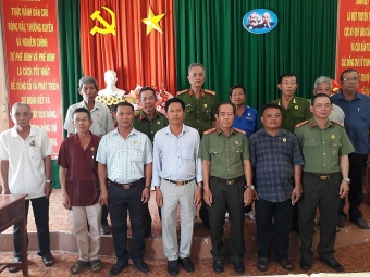 Cần Thơ: Chi hội Cựu CAND xã Định Môn tổ chức lễ cấp thẻ và huy hiệu cho hội viên