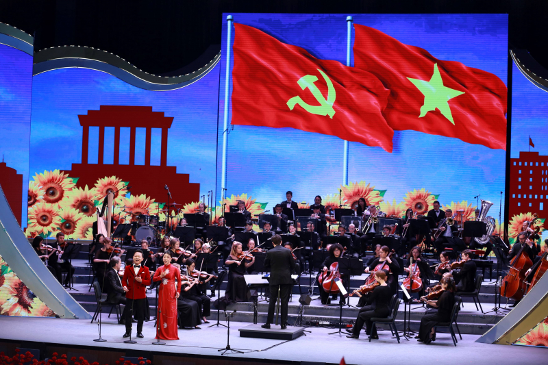 Chương trình nghệ thuật “Đảng trong mùa xuân đại thắng” Khơi dậy khát vọng vươn mình của dân tộc trong kỷ nguyên mới -1