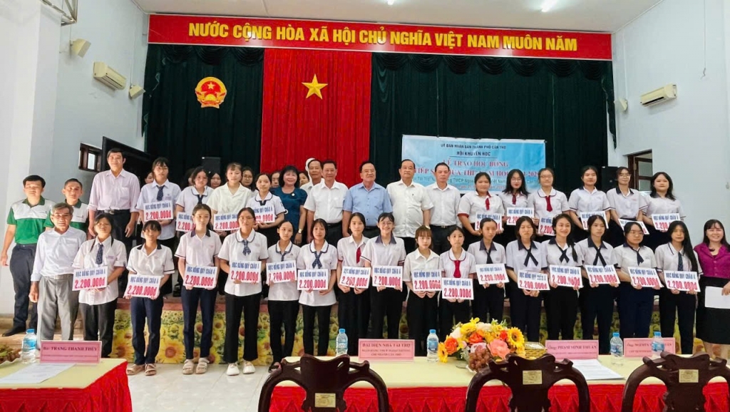 Cần Thơ: Hội Cựu CAND huyện Thới Lai tham gia tích cực các hoạt động an sinh xã hội