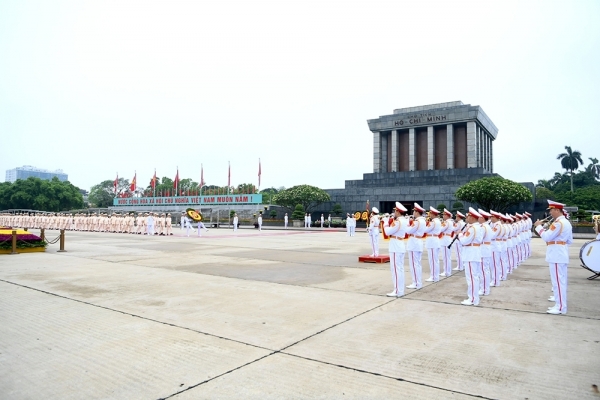 Đoàn đại biểu Đảng ủy Công an Trung ương, Bộ Công an vào Lăng viếng Chủ tịch Hồ Chí Minh