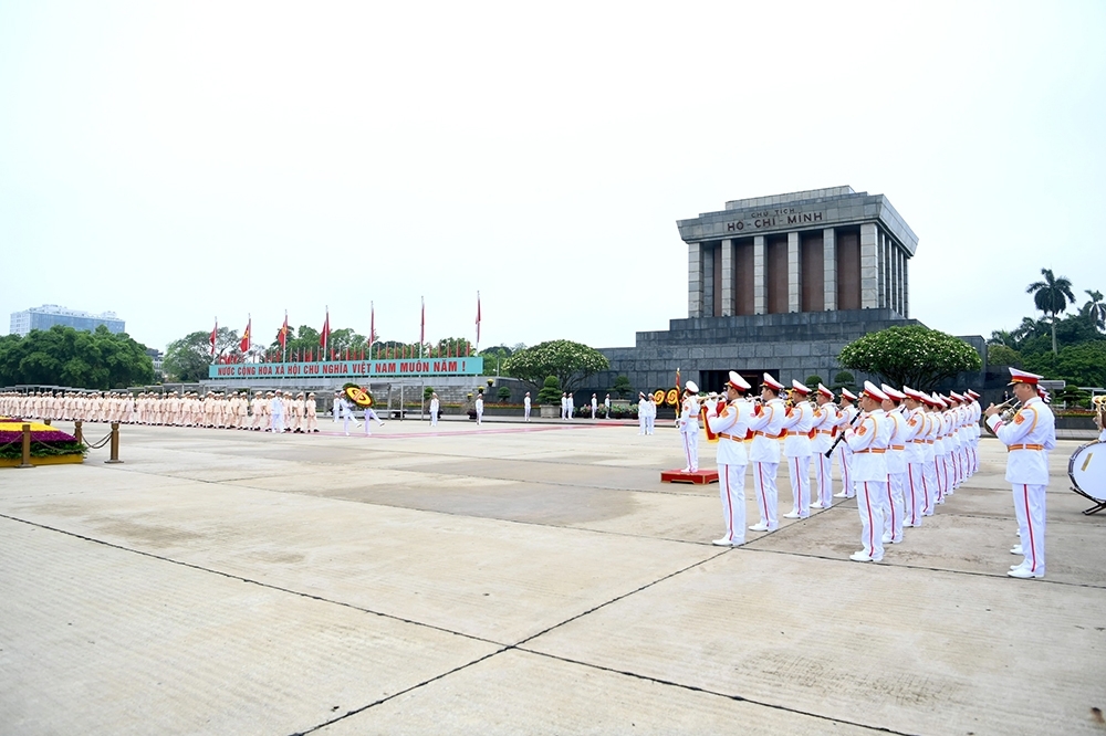 Đoàn đại biểu Đảng ủy Công an Trung ương, Bộ Công an vào Lăng viếng Chủ tịch Hồ Chí Minh