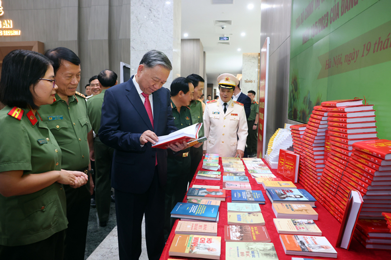 Nhìn lại 10 năm học tập và làm theo tư tưởng, đạo đức, phong cách Hồ Chí Minh -1