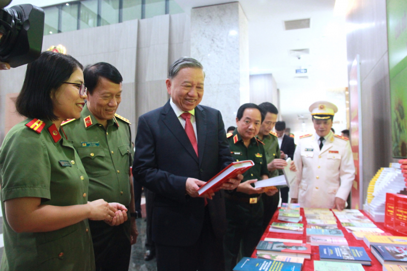 Nhìn lại 10 năm học tập và làm theo tư tưởng, đạo đức, phong cách Hồ Chí Minh -3