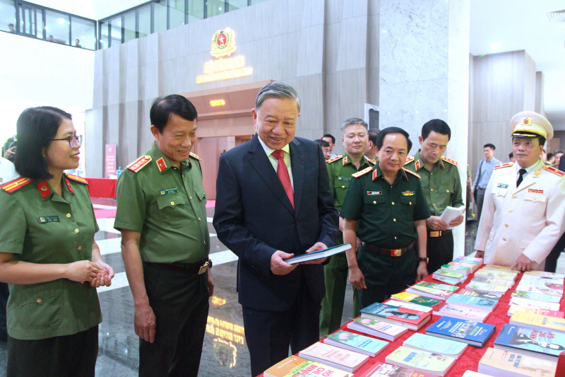 Nhìn lại 10 năm học tập và làm theo tư tưởng, đạo đức, phong cách Hồ Chí Minh -4