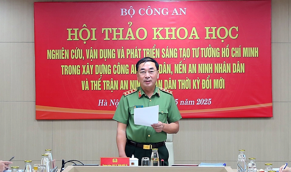 Vận dụng và phát triển sáng tạo tư tưởng Hồ Chí Minh trong xây dựng CAND