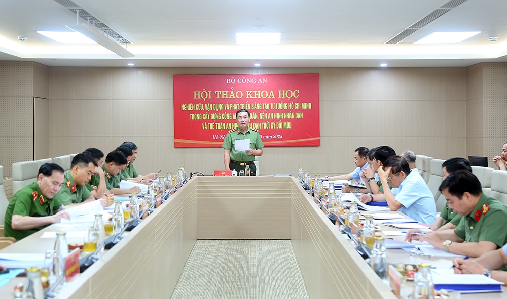 Vận dụng và phát triển sáng tạo tư tưởng Hồ Chí Minh trong xây dựng CAND