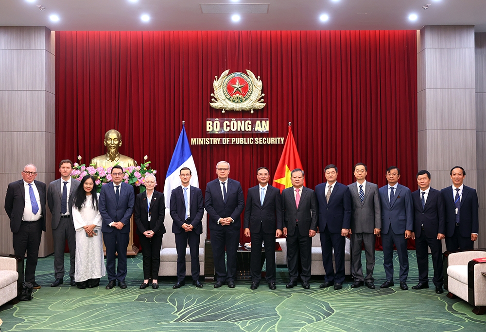 Thúc đẩy hơn nữa hợp tác với các cơ quan thực thi pháp luật Cộng hòa Pháp