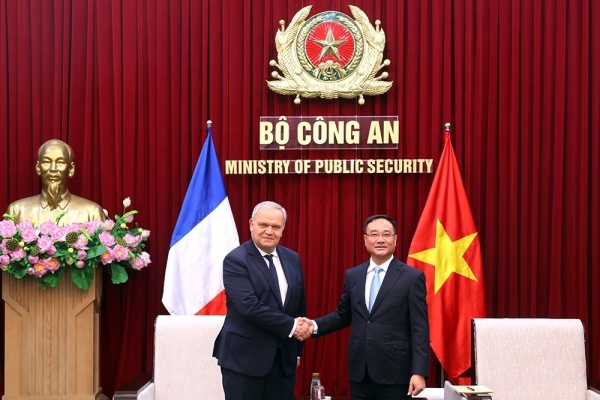 Thúc đẩy hơn nữa hợp tác với các cơ quan thực thi pháp luật Cộng hòa Pháp