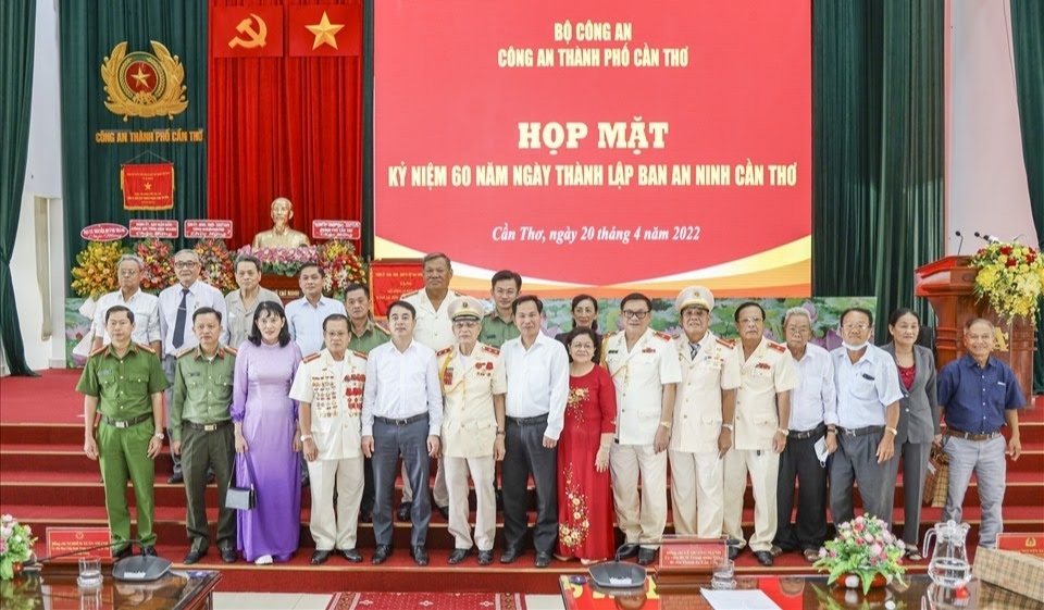 Trận đánh năm xưa: Diệt tên đầu hàng phản bội