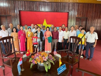 Đoàn hội viên Hội Cựu CAND TP Cần Thơ thăm khu di tích căn cứ Bộ chỉ huy quân Giải phóng Miền Nam
