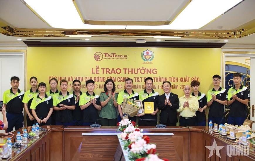 Câu lạc bộ bóng bàn CAND T&T nhận thưởng gần 1,3 tỷ đồng