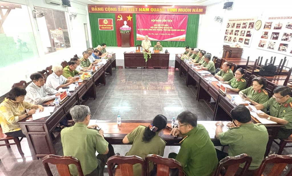 Ban Thường vụ Hội Cựu CAND TP Cần Thơ, tỉnh Sóc Trăng và Hậu Giang họp bàn phương án sáp nhập