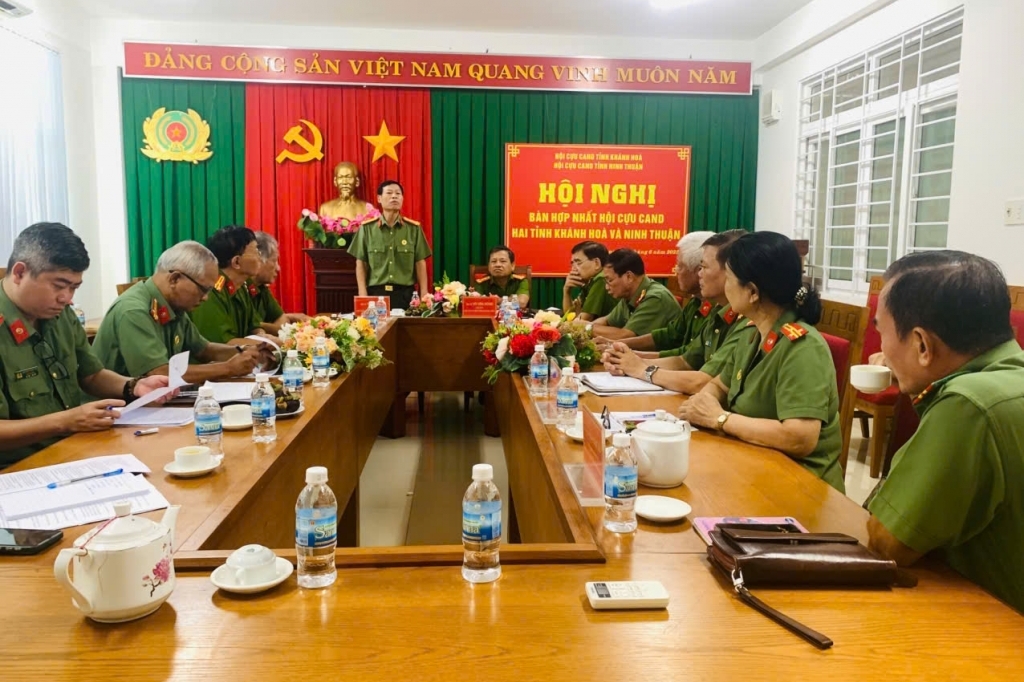 Hai Hội Cựu CAND tỉnh Khánh Hòa và Ninh Thuận họp bàn phương án sáp nhập