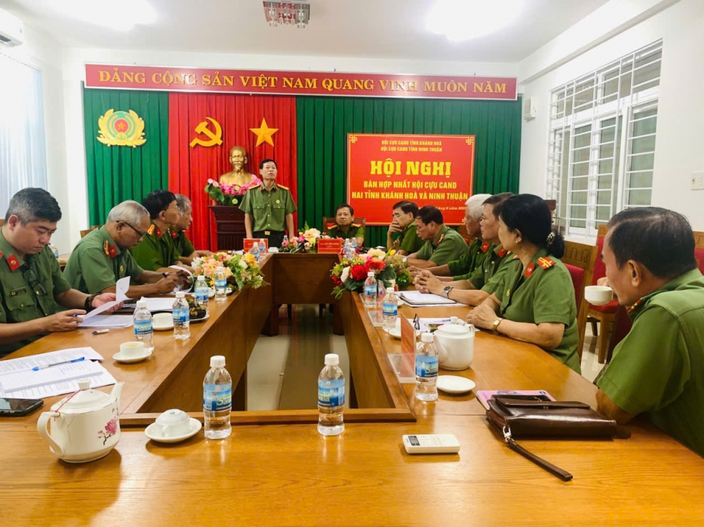 Hai Hội Cựu CAND tỉnh Khánh Hòa và Ninh Thuận họp bàn phương án sáp nhập
