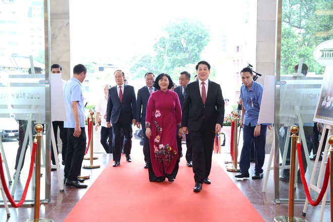 Chủ tịch nước Lương Cường dự lễ công bố các quyết định tại TP Hà Nội. Hà Nội là 1 trong 11 tỉnh, thành được giữ nguyên, tổ chức công bố các nghị quyết, quyết định của Trung ương và thành phố đối với xã, phường.