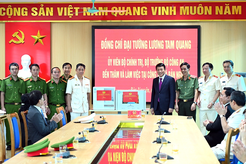 Triển khai mô hình mới, không để khoảng trống trong quản trị và an ninh