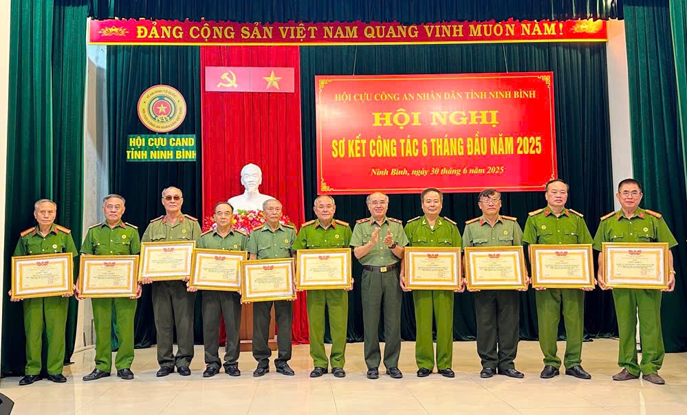 Hội Cựu CAND tỉnh Ninh Bình (cũ) sơ kết công tác 6 tháng đầu năm 2025