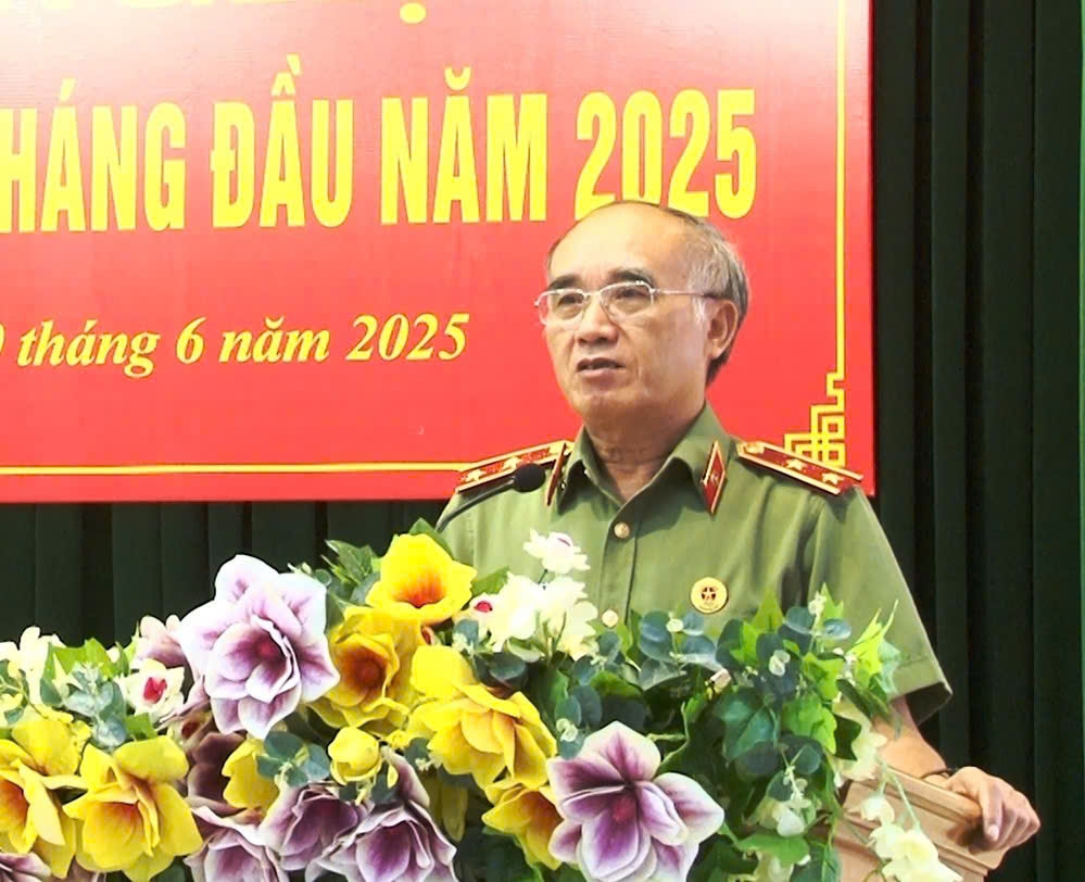 Hội Cựu CAND tỉnh Ninh Bình (cũ) sơ kết công tác 6 tháng đầu năm 2025
