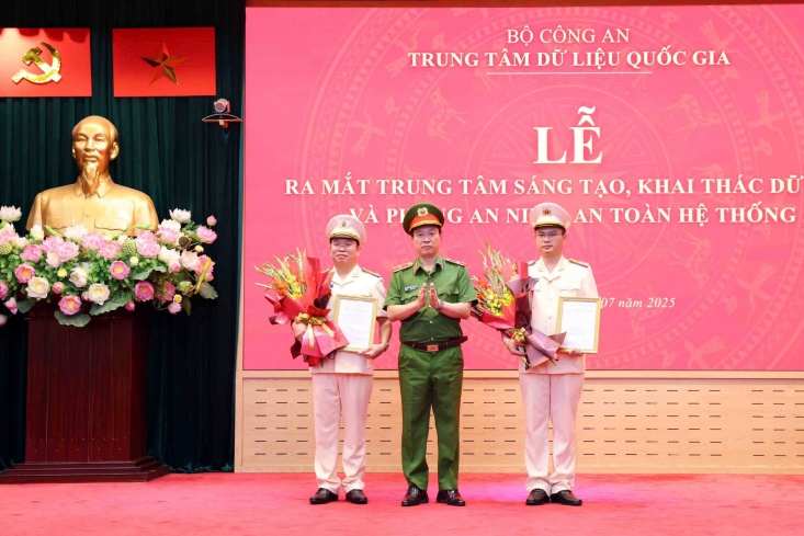 Ra mắt Trung tâm sáng tạo, khai thác dữ liệu và Phòng an ninh, an toàn hệ thống