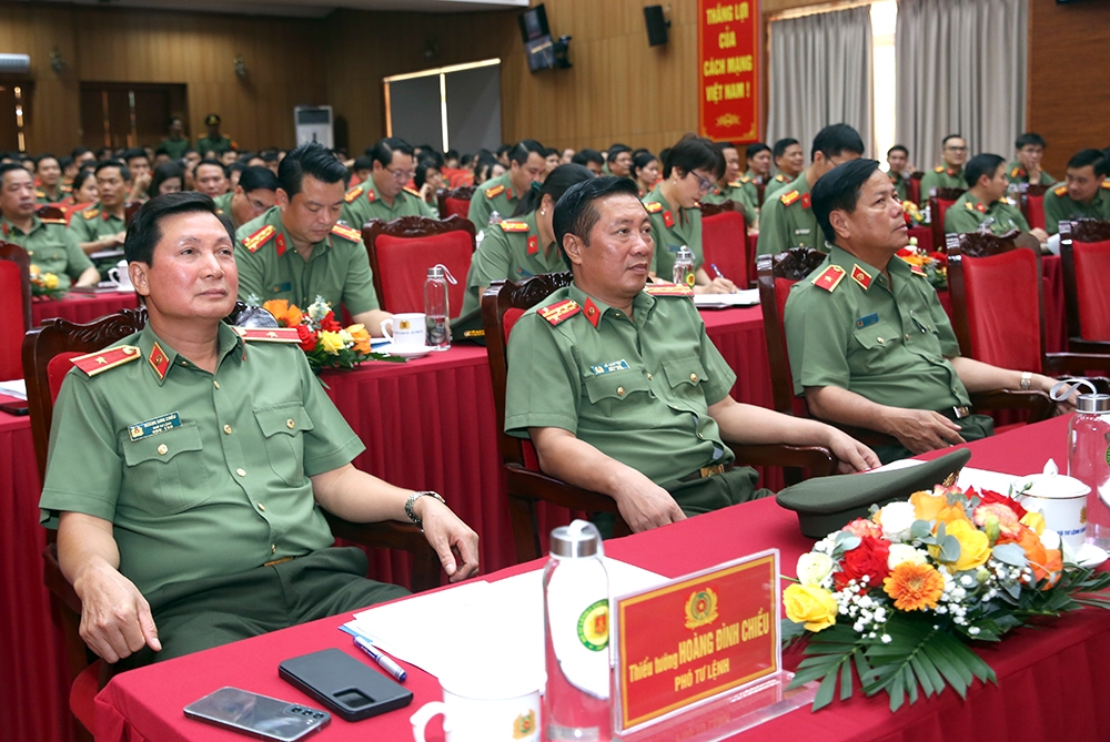 Tăng tốc chuyển mình, siết chặt kỷ cương, giữ vững vành đai cảnh vệ