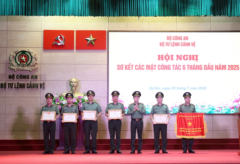 Tăng tốc chuyển mình, siết chặt kỷ cương, giữ vững vành đai cảnh vệ