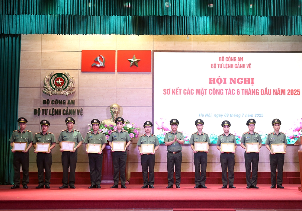 Tăng tốc chuyển mình, siết chặt kỷ cương, giữ vững vành đai cảnh vệ
