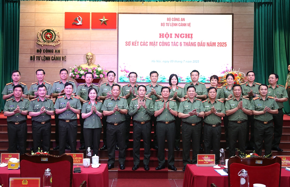 Tăng tốc chuyển mình, siết chặt kỷ cương, giữ vững vành đai cảnh vệ