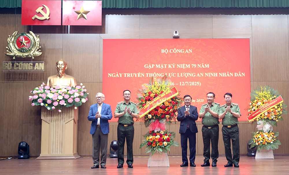 Tiếp lửa truyền thống, giữ vững trận tuyến an ninh