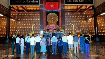 Đoàn Cựu CAND tỉnh Khánh Hoà thăm khu di tích Địa đạo Củ Chi, dâng hương tại Đền Bến Dược