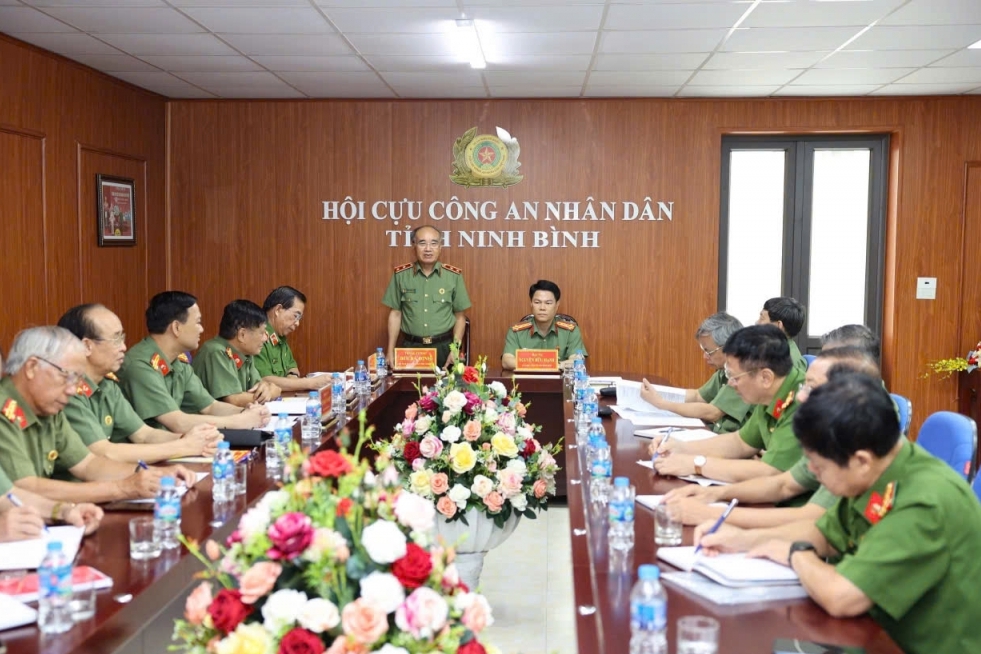 BCH lâm thời Hội Cựu CAND tỉnh Ninh Bình ra nghị quyết và thông qua đề án sáp nhập Hội 3 tỉnh
