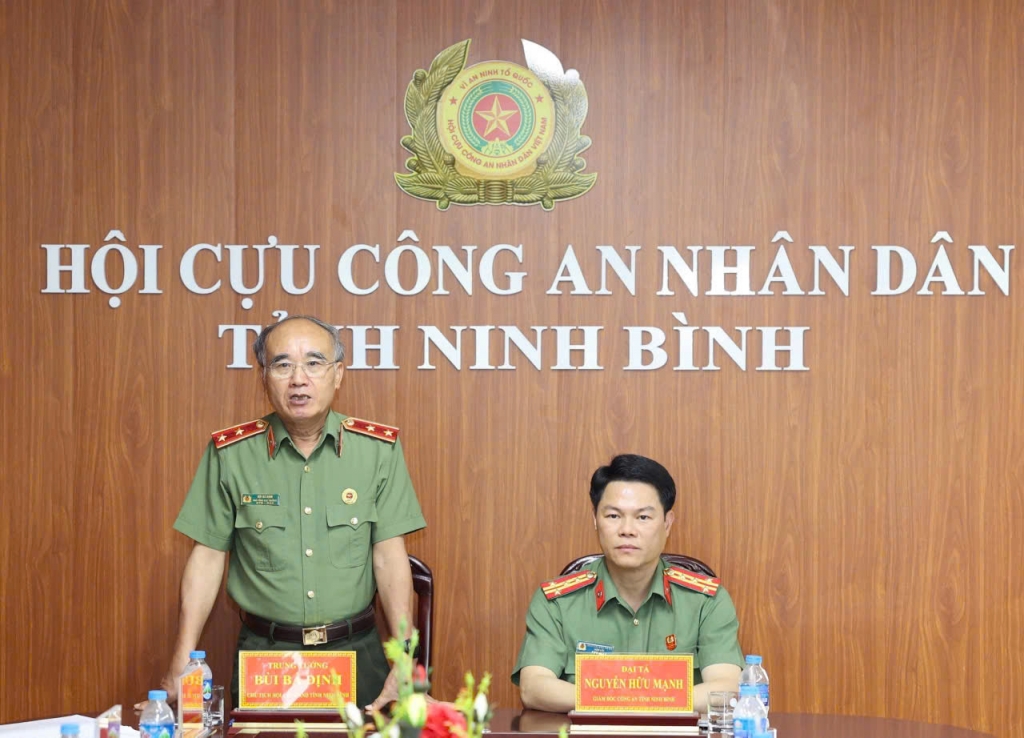 BCH lâm thời Hội Cựu CAND tỉnh Ninh Bình ra nghị quyết và thông qua đề án sáp nhập Hội 3 tỉnh