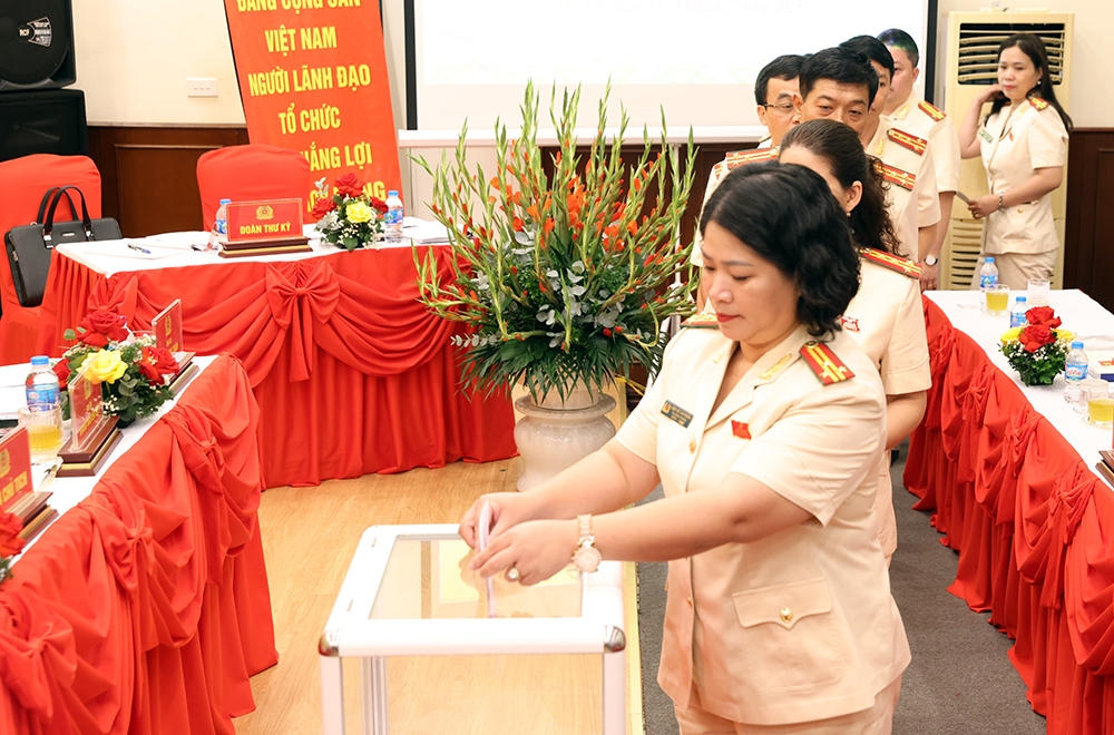 Tập trung đổi mới tư duy, nâng cao chất lượng đội ngũ cán bộ hồ sơ