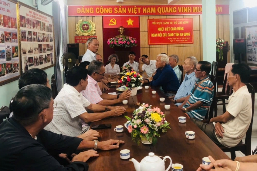 Hội Cựu CAND tỉnh An Giang giao lưu và trao đổi kinh nghiệm công tác với Hội Cựu CAND Tp.HCM cụm 2