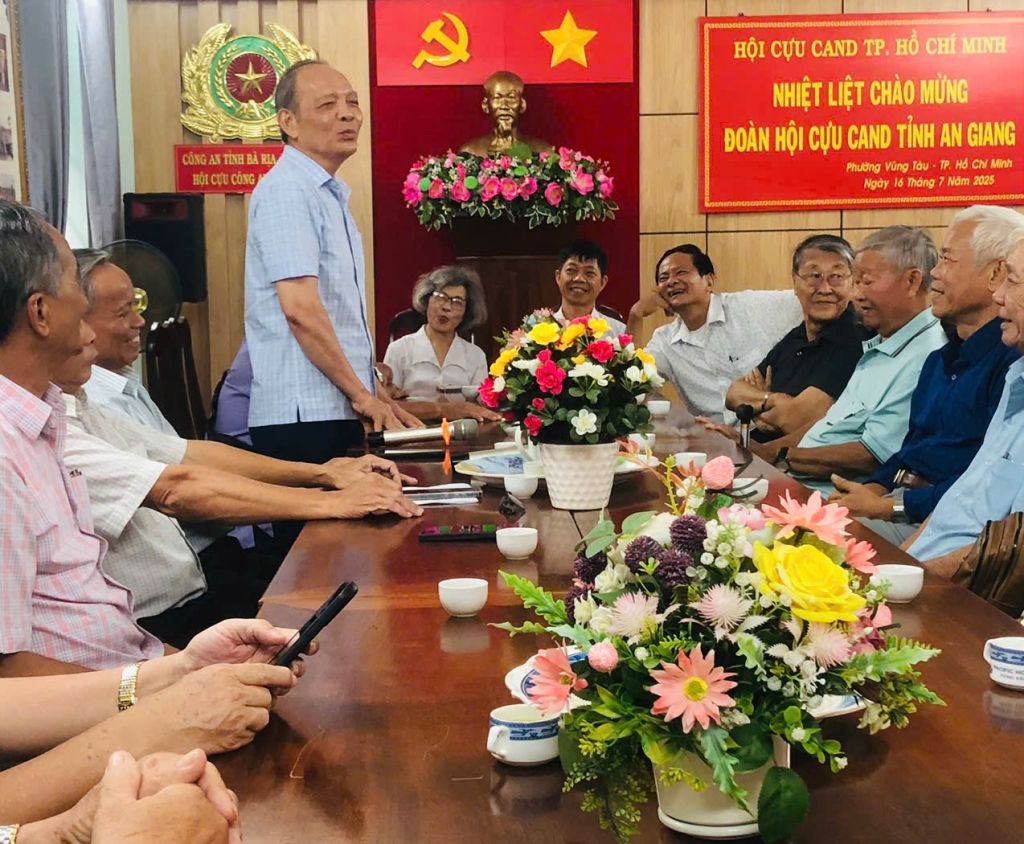 Hội Cựu CAND tỉnh An Giang giao lưu và trao đổi kinh nghiệm công tác với Hội Cựu CAND Tp.HCM cụm 2