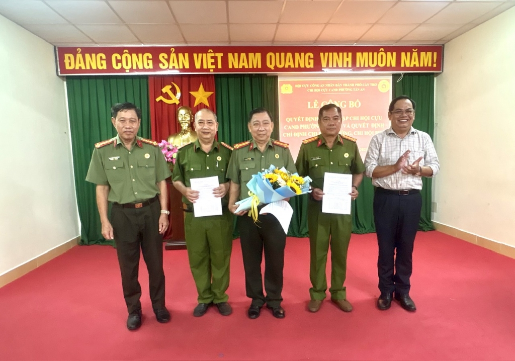 Cần Thơ: Công bố quyết định thành lập Chi hội Cựu CAND phường Tân An sau sáp nhập
