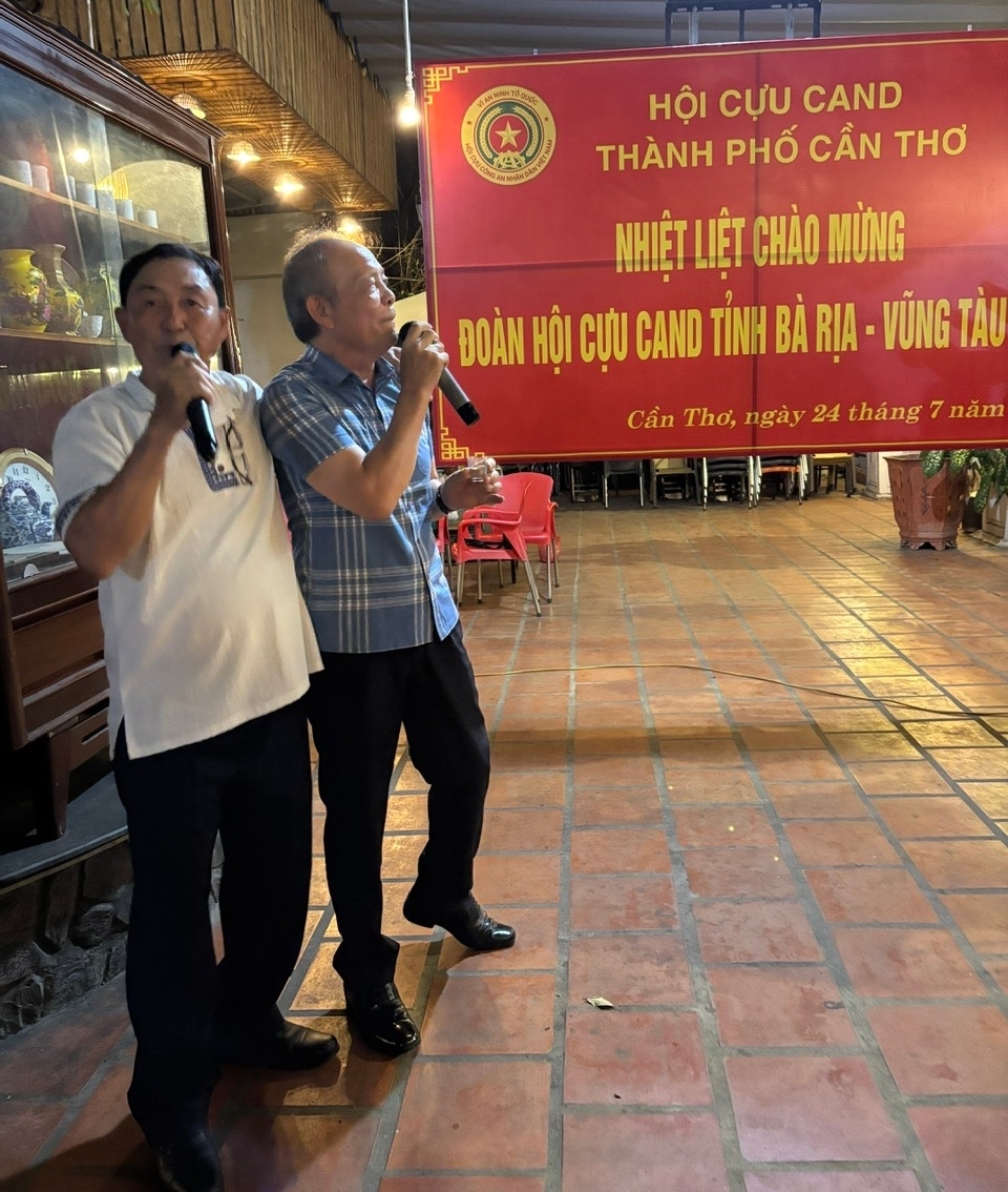 Hội Cựu CAND TP Cần Thơ giao lưu và trao đổi kinh nghiệm công tác với Hội Cựu CAND TP.HCM cụm 2