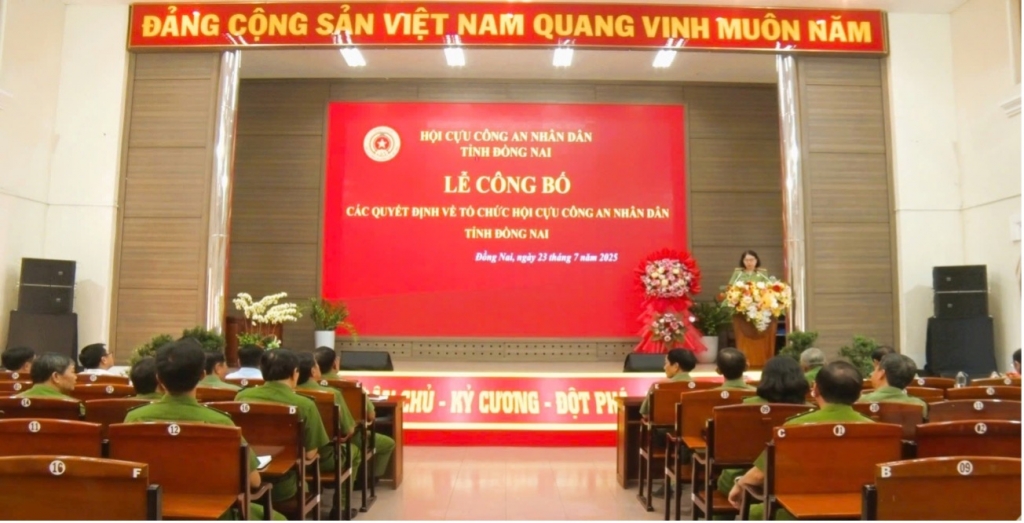 Phường Long Khánh đại diện tổ chức Lễ công bố các quyết định về công tác tổ chức, kiện toàn hệ thống Hội Cựu CAND tỉnh Đồng Nai