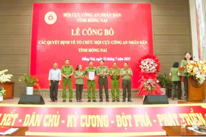 Phường Long Khánh đại diện tổ chức Lễ công bố các quyết định về công tác tổ chức, kiện toàn hệ thống Hội Cựu CAND tỉnh Đồng Nai