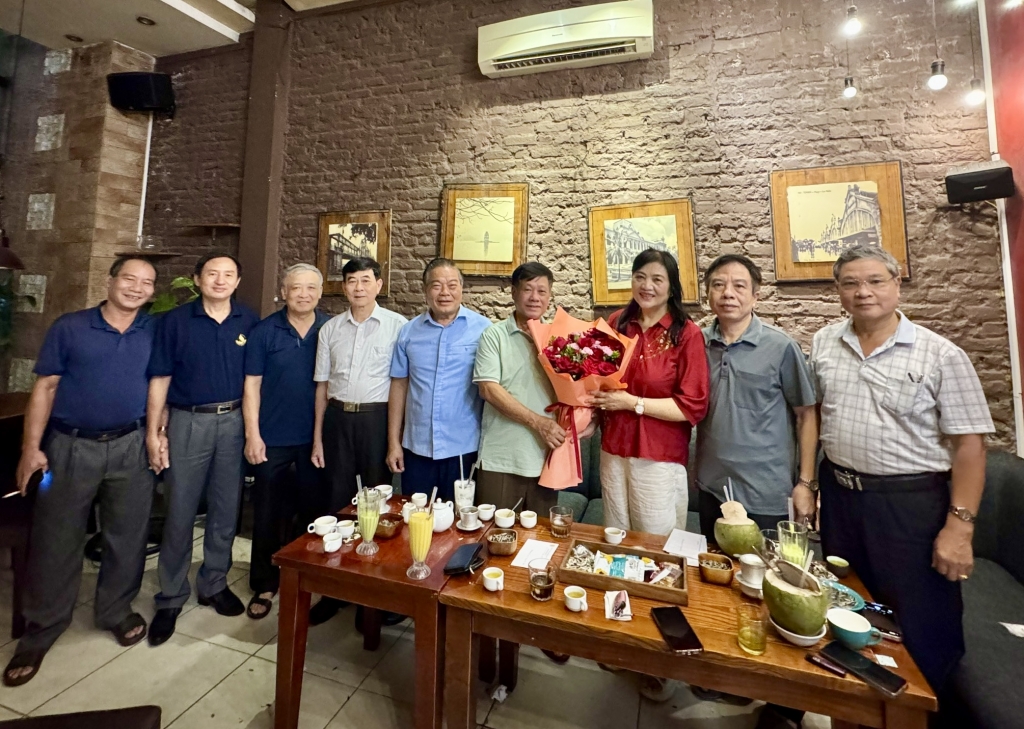 Ninh Bình: Chi hội Cựu CAND phường Phủ Lý tổ chức hoạt động kỷ niệm 78 năm Ngày Thương binh - Liệt sĩ