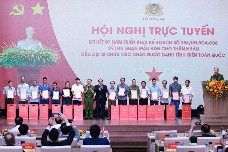 ADN là “chìa khóa” mở ra và phục hồi ký ức lịch sử cho thân nhân các gia đình liệt sĩ