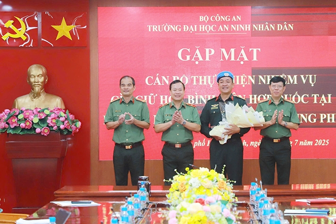 Chia sẻ của những cán bộ Công an đầu tiên đến Cộng hoà Trung Phi làm nhiệm vụ gìn giữ hòa bình